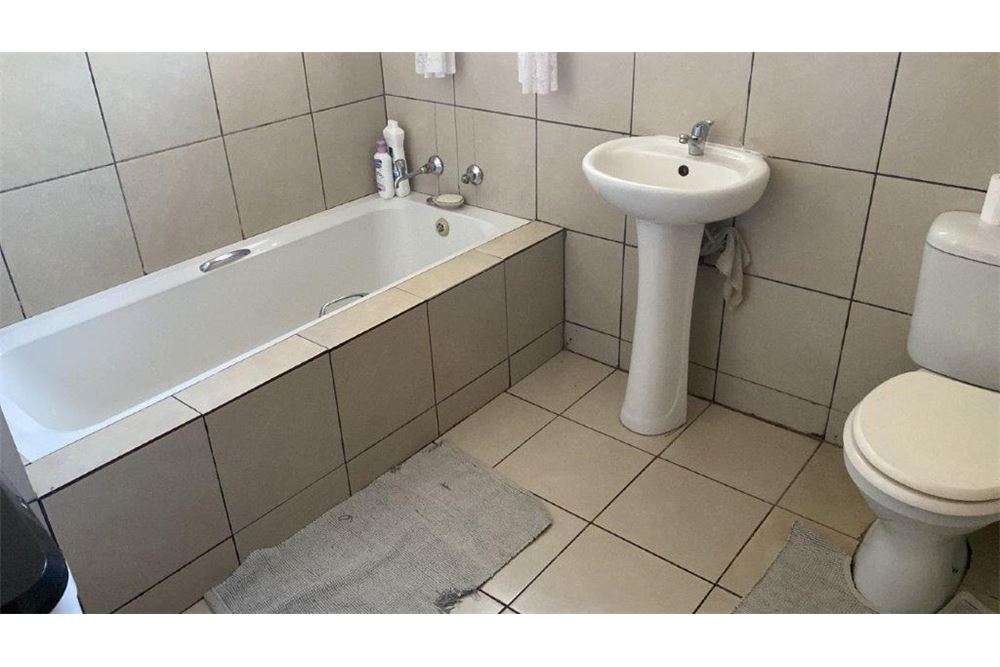 Residential - House - Elandspoort, Gauteng - South Africa - 28 - 1031414015-777