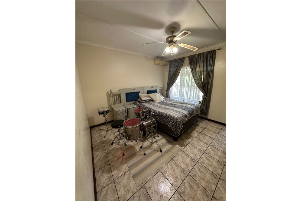 Residential - House - Glen Anil, KwaZulu Natal - South Africa - 22 - 1031465056-202