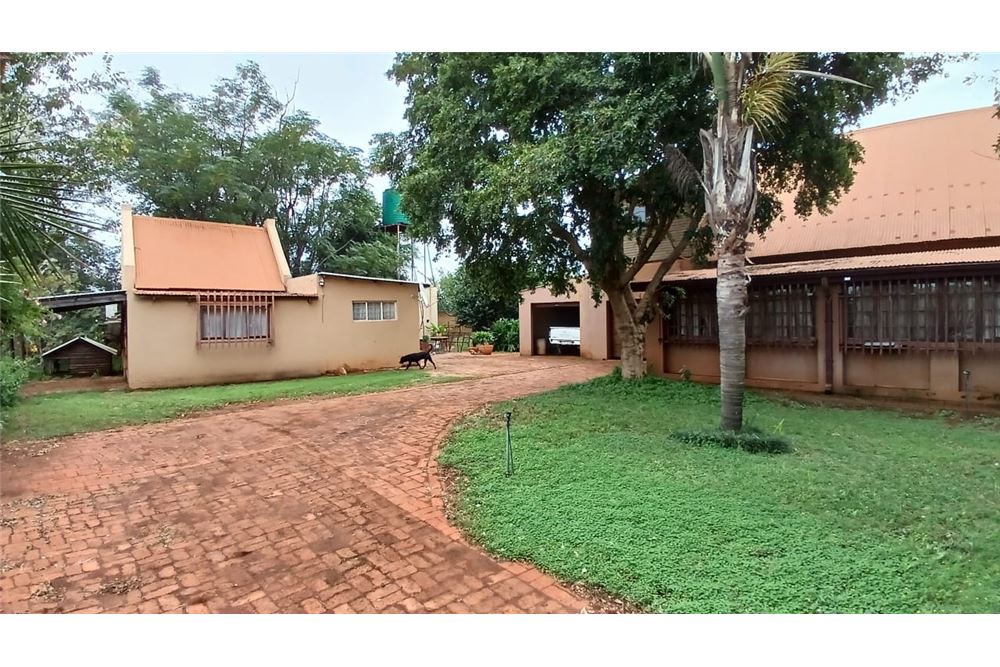 Residencial - Granja - Honingneskrans, Gauteng - South Africa - 5 - 1031414116-89