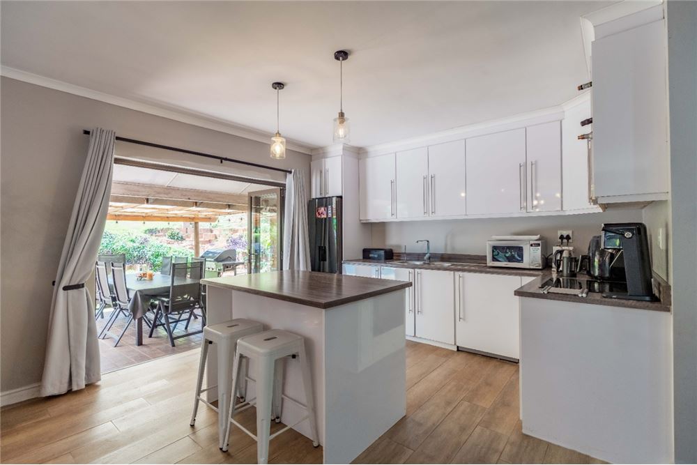 Rezidential - Case/Vile - Glen Anil, KwaZulu Natal - South Africa - 10 - 1031465099-130