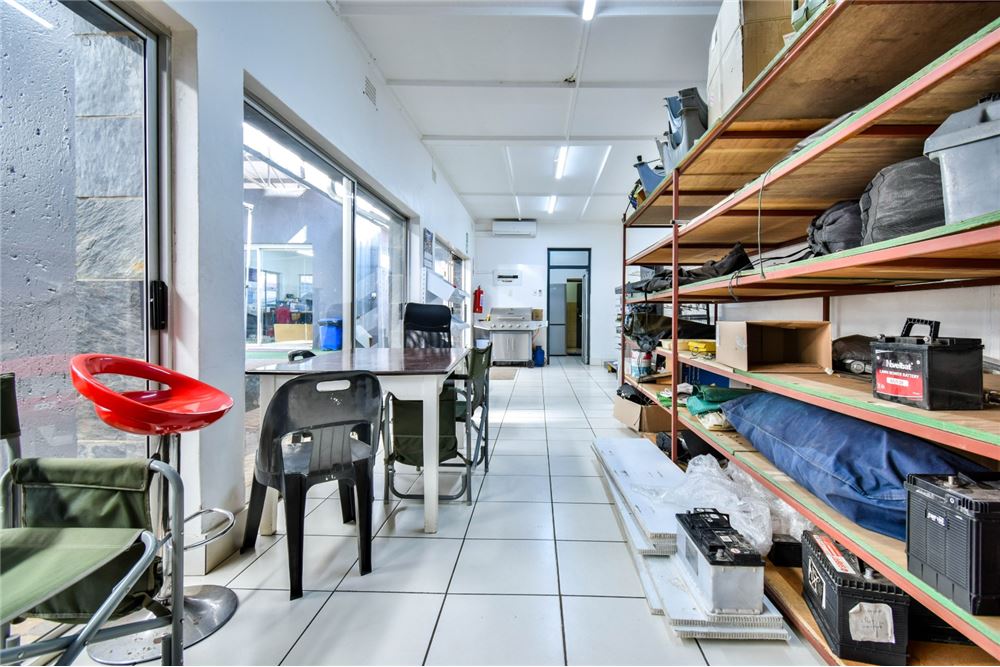 Comercial - Comercio/Tienda - Montana, Gauteng - South Africa - 15 - 1031414088-136