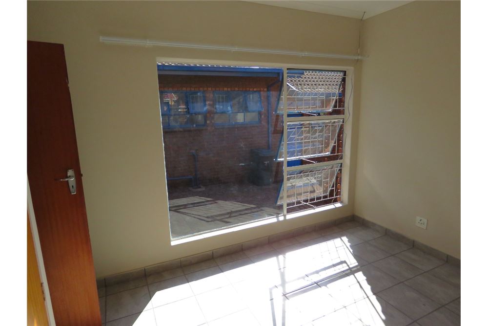 Residencial - Casa - Karenpark, Gauteng - South Africa - 33 - 1031414013-120