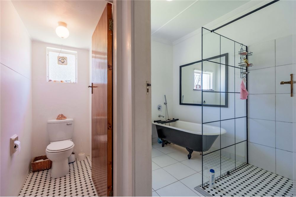 Residential - House - Glenashley, KwaZulu Natal - South Africa - 16 - 1031465022-890