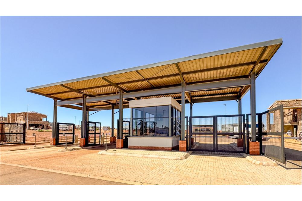 Residential - ਅਲੱਗ ਥਲੱਗ ਬਣਿਆ ਹੋਇਆ ਘਰ - Fountainbrook Estate, Gauteng - South Africa - 12 - 1031393025-832