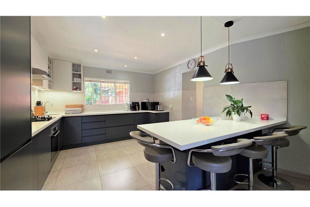 Residential - บ้านเดี่ยว - Fourways, Gauteng - South Africa - 6 - 1031393037-387