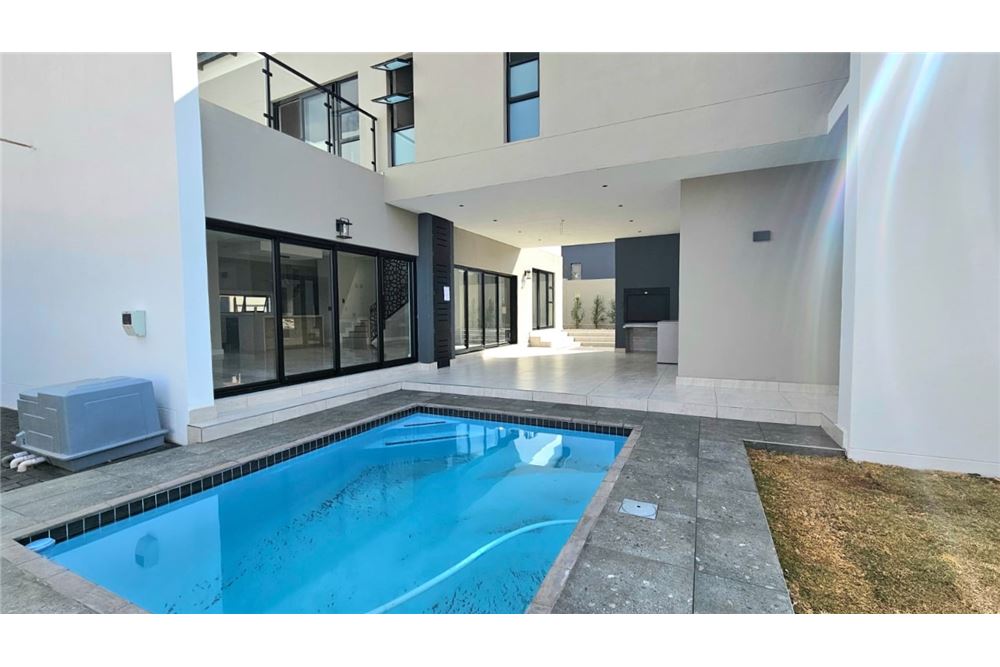 Residential - ਅਲੱਗ ਥਲੱਗ ਬਣਿਆ ਹੋਇਆ ਘਰ - Fountainbrook Estate, Gauteng - South Africa - 3 - 1031393025-834