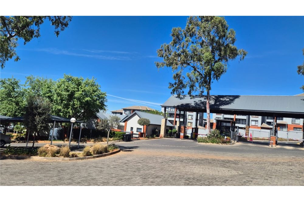 Residential - Rivitalo - Oakdene, Gauteng - South Africa - 13 - 1031421068-174