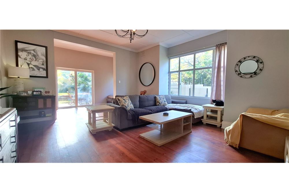 Residential - Rumah Terpisah - Glenwood, KwaZulu Natal - South Africa - 32 - 1031389002-211