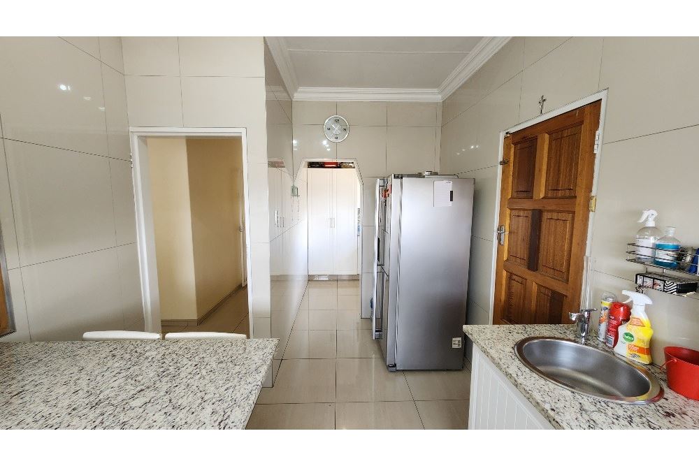 Residential - Omakotitalo - Oakdene, Gauteng - South Africa - 13 - 1031421040-63