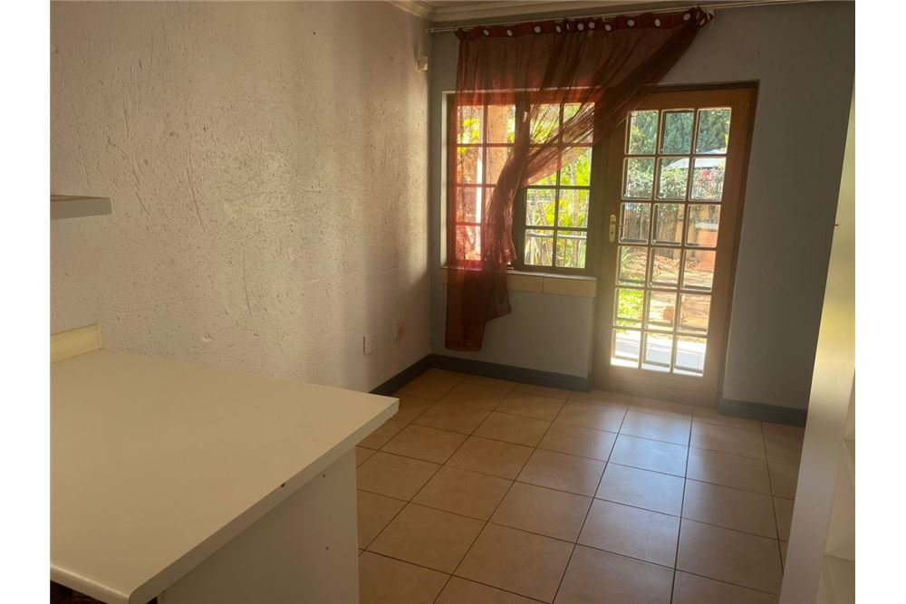 Residencial - Casa - Montana Park, Gauteng - South Africa - 8 - 1031414140-41