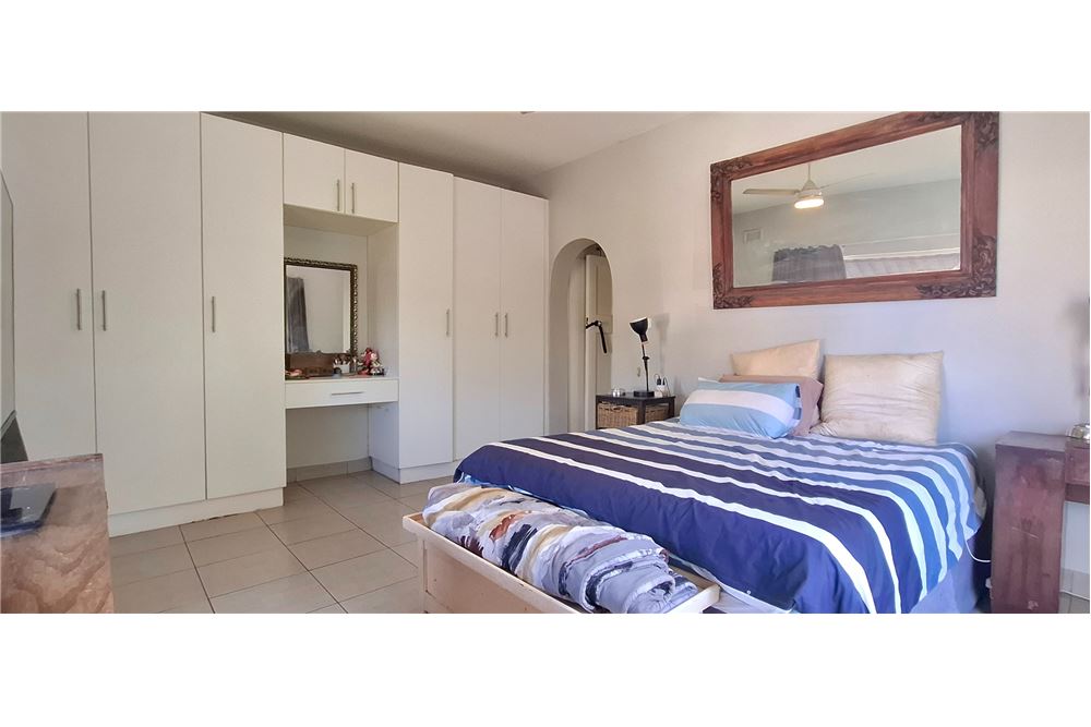 Residential - Rumah Terpisah - Glenwood, KwaZulu Natal - South Africa - 34 - 1031389002-211