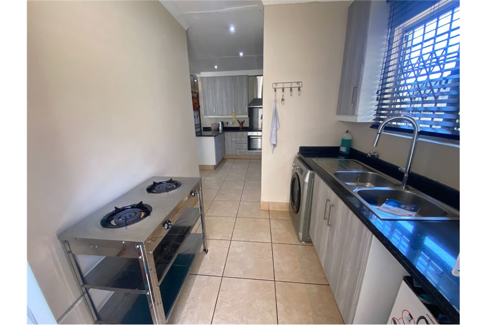 Residential - House - Somerset Park, KwaZulu Natal - South Africa - 11 - 1031465093-24