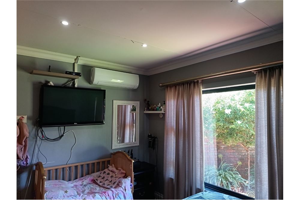 Residential - بيت مستقل - Kathu, Northern Cape - South Africa - 12 - 1031368008-103