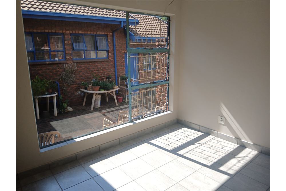 Residential - House - Karenpark, Gauteng - South Africa - 20 - 1031414088-127