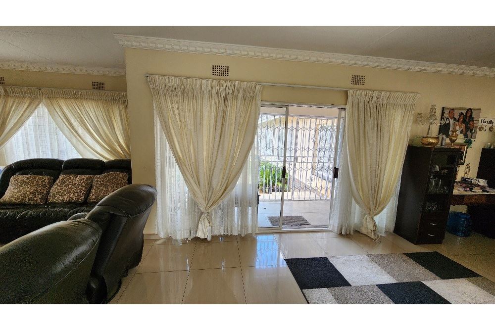 Residential - Omakotitalo - Oakdene, Gauteng - South Africa - 30 - 1031421040-63