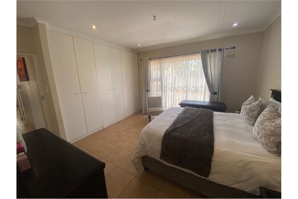 Residential - House - Somerset Park, KwaZulu Natal - South Africa - 22 - 1031465093-24