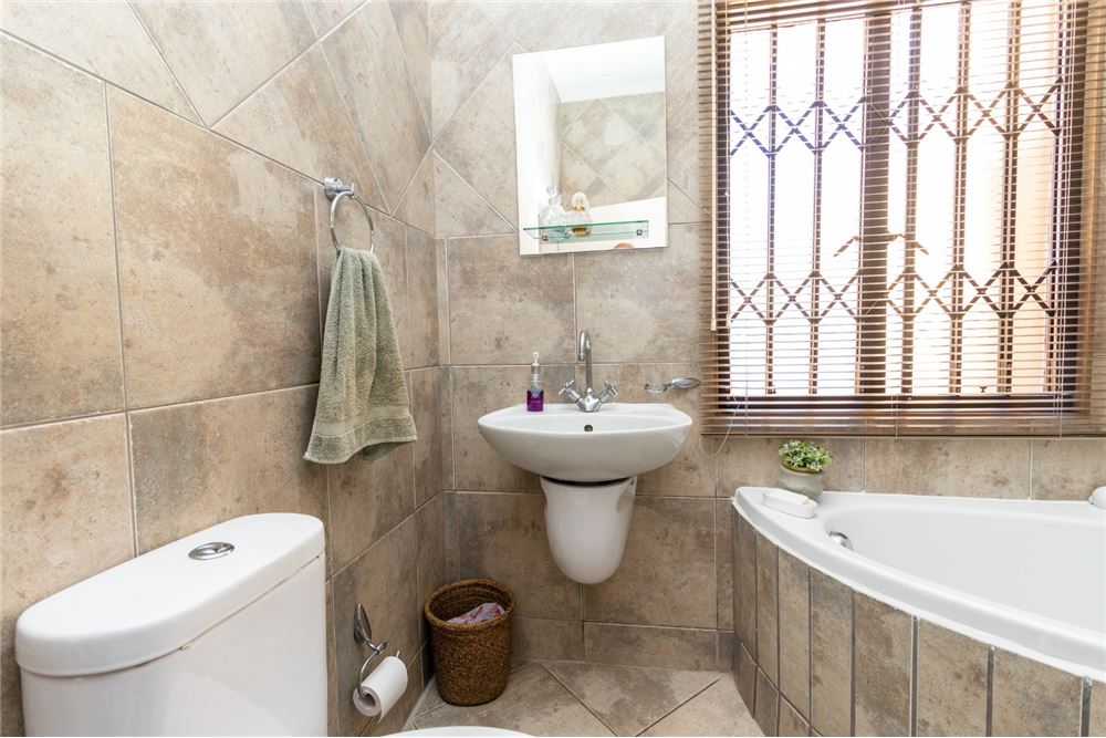 Residential - Отдельно стоящий дом - Melodie, North West - South Africa - 21 - 1031416005-324