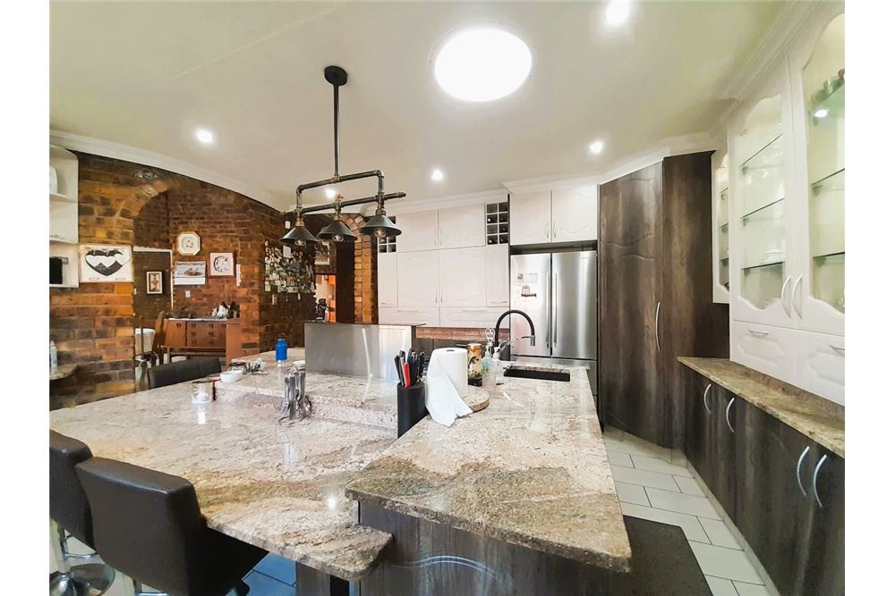 Residential - Omakotitalo - Bassonia, Gauteng - South Africa - 17 - 1031421160-13