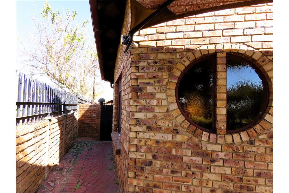 Residencial - Casa - Eersterust, Gauteng - South Africa - 24 - 1031414016-149