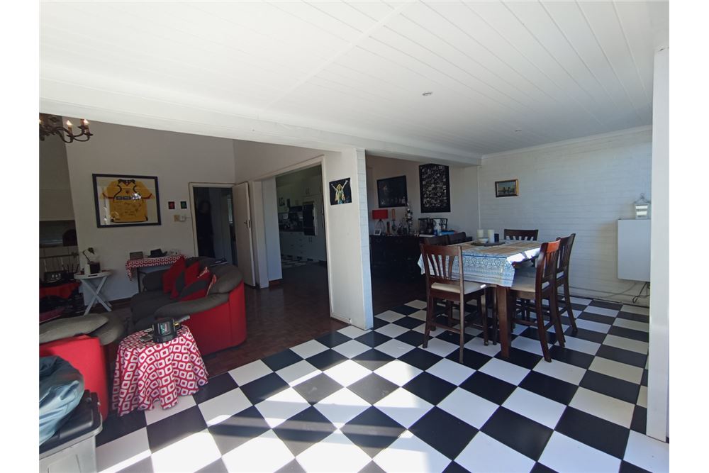 Dzīvojamais - Pilsētas savrupmāja - Bulwer, KwaZulu Natal - South Africa - 13 - 1031389007-102