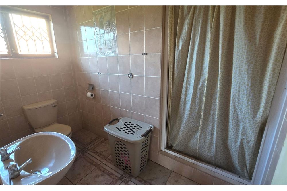 באזור מגורים - בית פרטי - Oslo Beach, KwaZulu Natal - South Africa - 12 - 1031394015-203