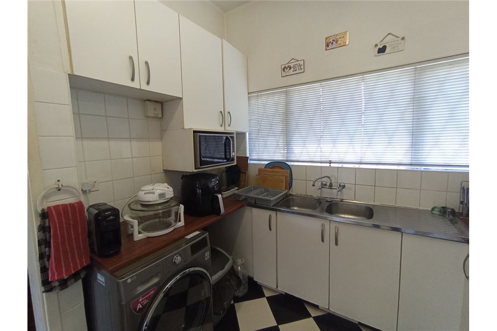 Dzīvojamais - Pilsētas savrupmāja - Bulwer, KwaZulu Natal - South Africa - 18 - 1031389007-102