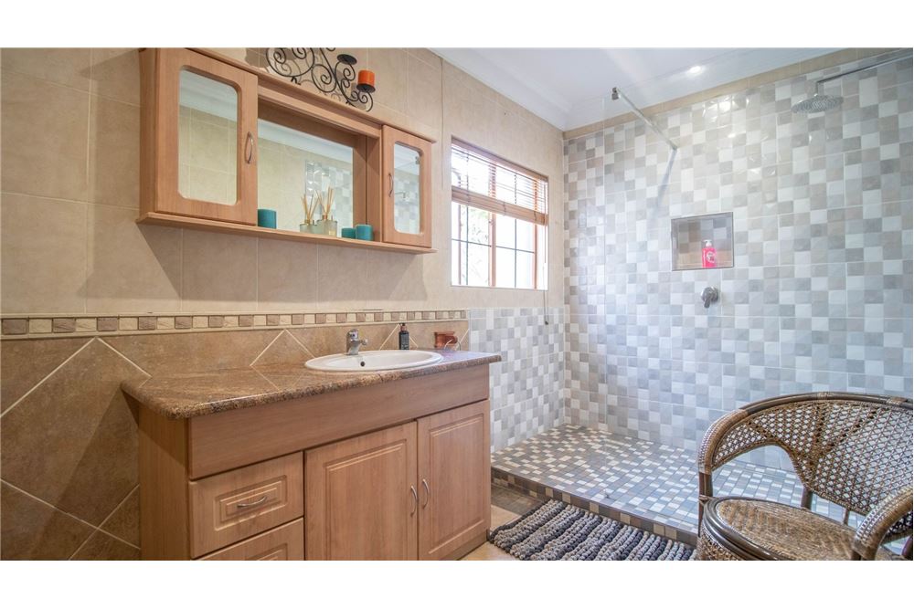 Comercial - Oficina - Queenswood, Gauteng - South Africa - 20 - 1031414013-113