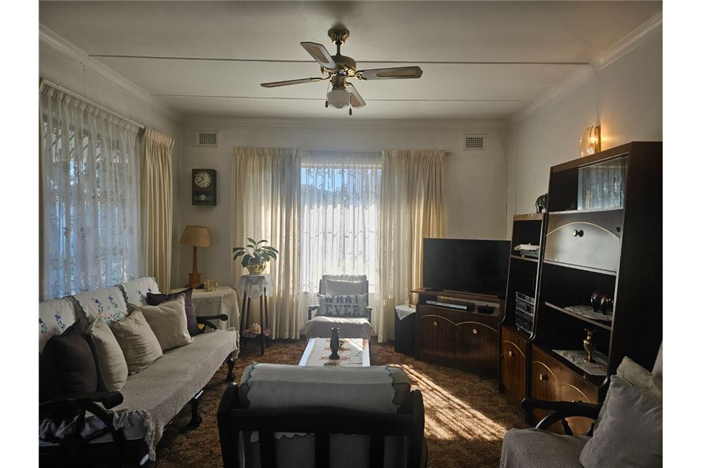 Residential - ਅਲੱਗ ਥਲੱਗ ਬਣਿਆ ਹੋਇਆ ਘਰ - Greenwood Park, KwaZulu Natal - South Africa - 6 - 1031465025-211