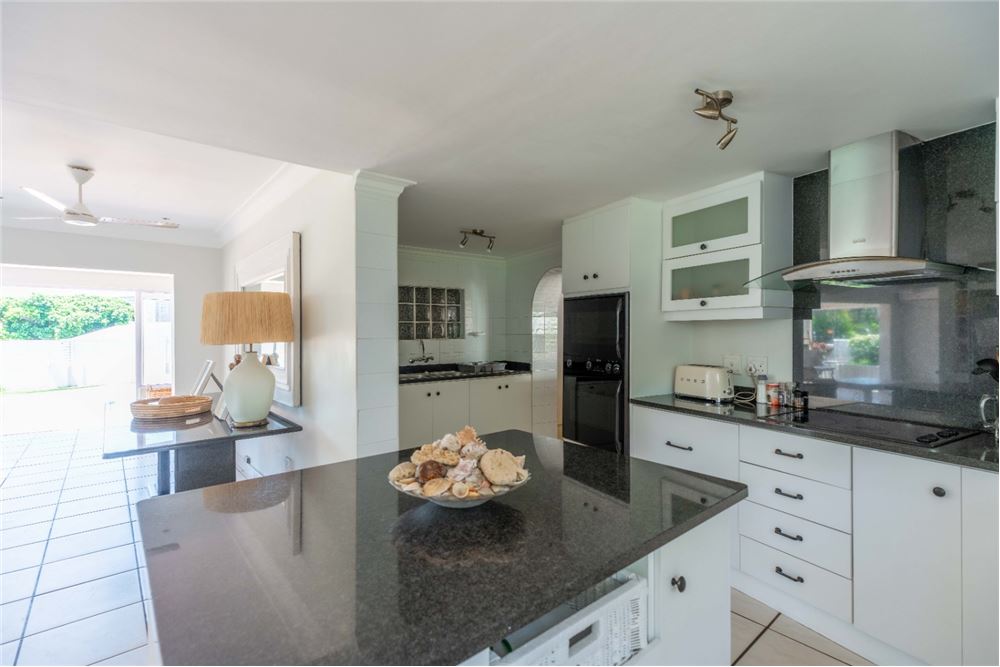 Residential - House - Umhlanga Rocks, KwaZulu Natal - South Africa - 24 - 1031465073-75