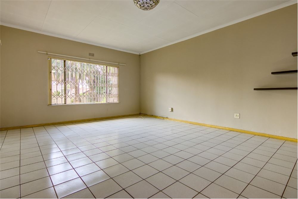 Residential - ਅਲੱਗ ਥਲੱਗ ਬਣਿਆ ਹੋਇਆ ਘਰ - Norkem Park, Gauteng - South Africa - 5 - 1031439089-19