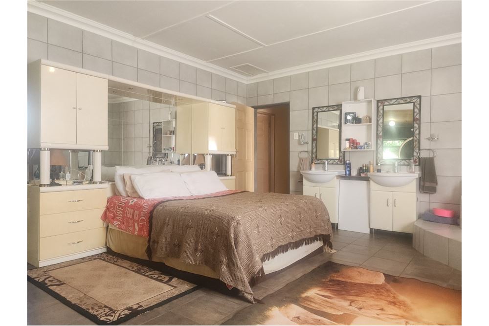 Residential - Ladang - Brits Rural, North West - South Africa - 13 - 1031416033-113