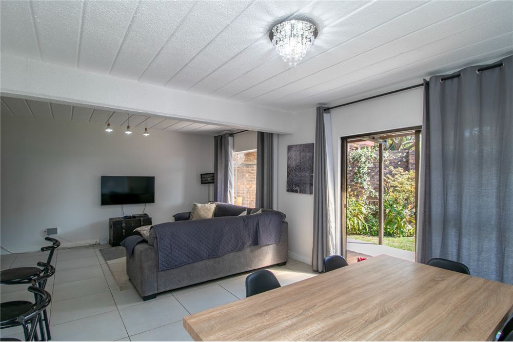 Residential - Rumah Bandar - Boskruin, Gauteng - South Africa - 10 - 1031444163-40