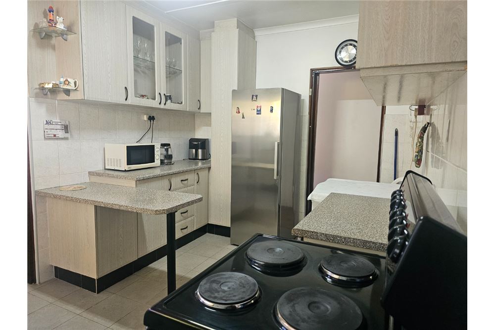 Residential - ਅਲੱਗ ਥਲੱਗ ਬਣਿਆ ਹੋਇਆ ਘਰ - Greenwood Park, KwaZulu Natal - South Africa - 10 - 1031465025-211