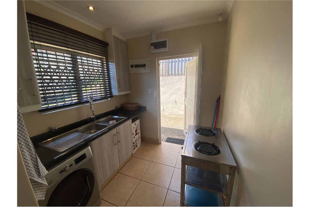 Residential - House - Somerset Park, KwaZulu Natal - South Africa - 10 - 1031465093-24