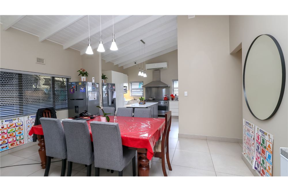 Residential - House - Glen hills, KwaZulu Natal - South Africa - 10 - 1031465115-38