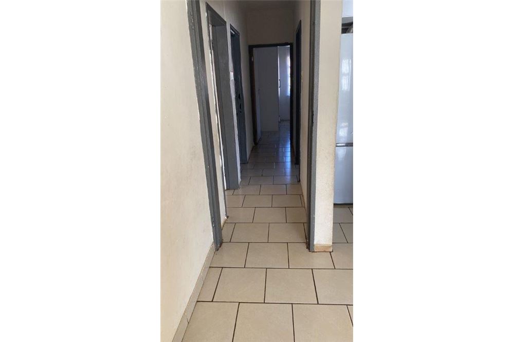 Residential - House - Elandspoort, Gauteng - South Africa - 18 - 1031414015-777