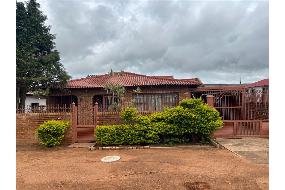 Residential - House - Soshanguve L, Gauteng - South Africa - 14 - 1031414015-772