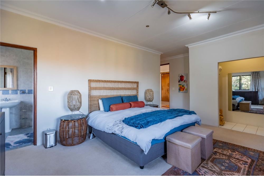 Residential - ਅਲੱਗ ਥਲੱਗ ਬਣਿਆ ਹੋਇਆ ਘਰ - Summerveld, KwaZulu Natal - South Africa - 22 - 1031391057-40