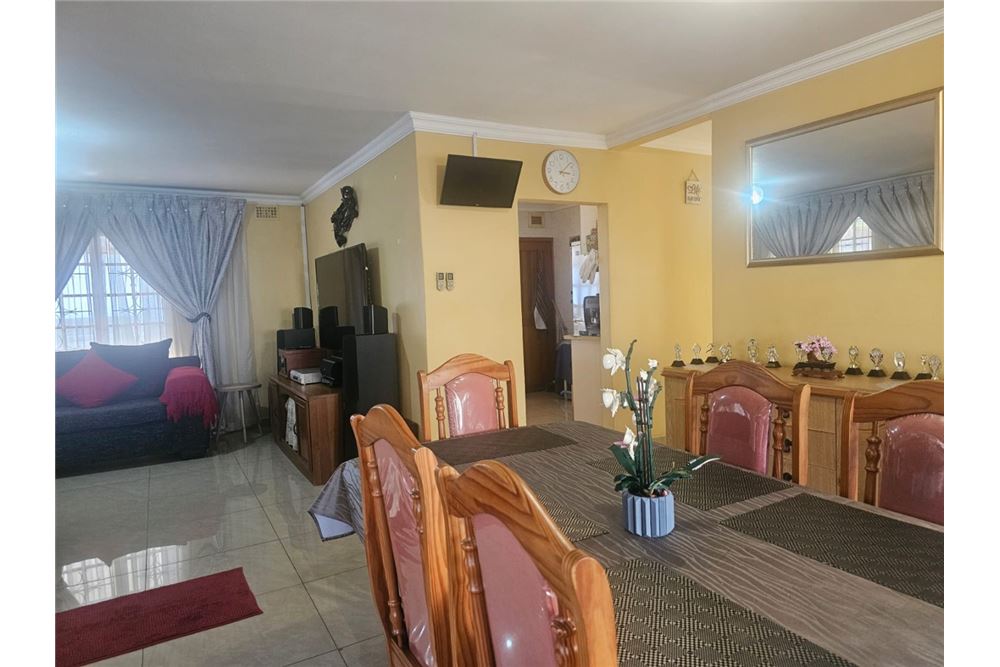 Residential - House - Avoca, KwaZulu Natal - South Africa - 12 - 1031465025-210