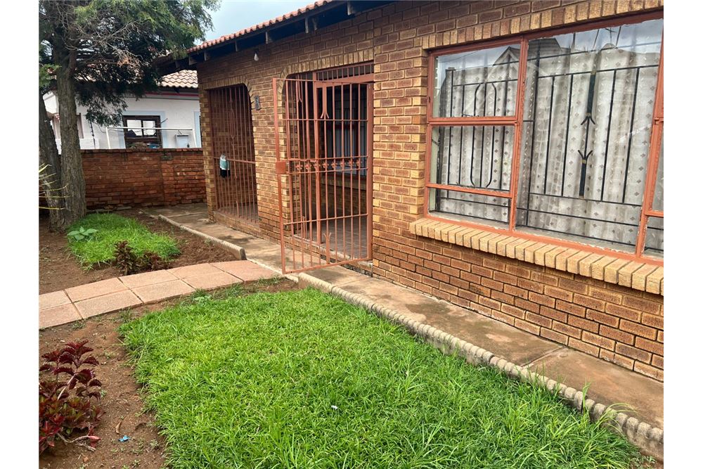 Residential - House - Soshanguve L, Gauteng - South Africa - 30 - 1031414015-772