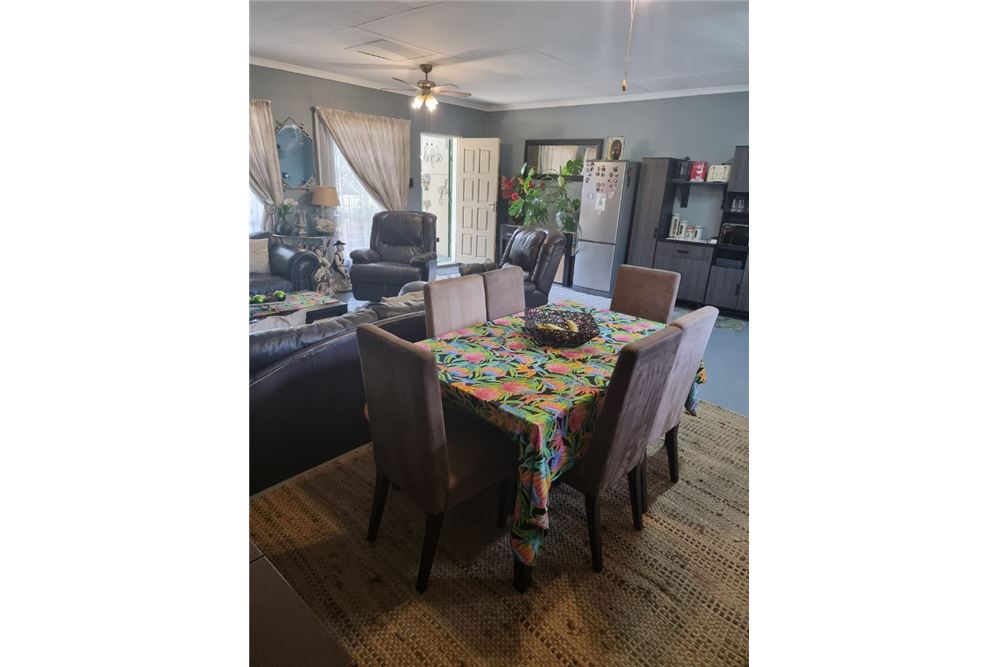 Woningbouw - Haus - Vanderbijlpark SW 5, Gauteng - South Africa - 22 - 1031010017-88