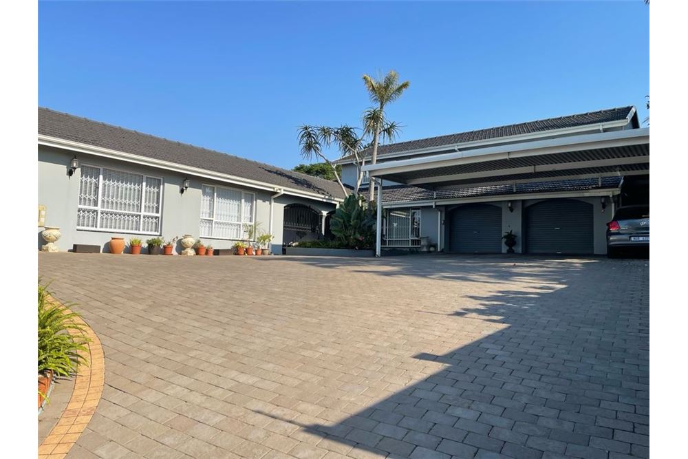 Residential - House - Umhlanga Rocks, KwaZulu Natal - South Africa - 22 - 1031465137-1