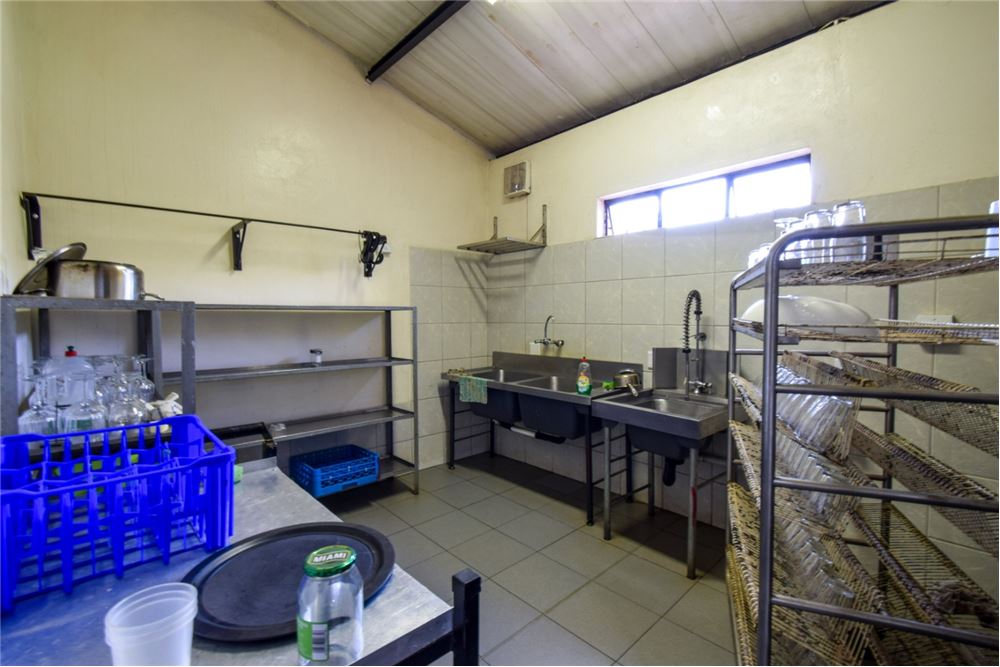 Comercial - Hostal - Kameeldrift East, Gauteng - South Africa - 25 - 1031414001-141