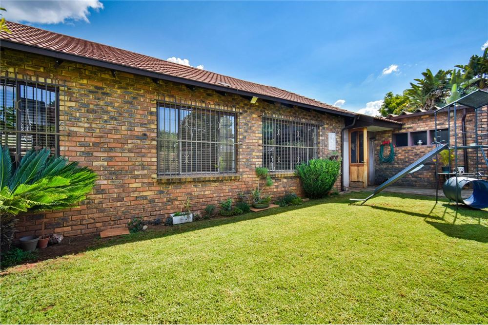 Residential - House - Waverley, Gauteng - South Africa - 5 - 1031414001-147