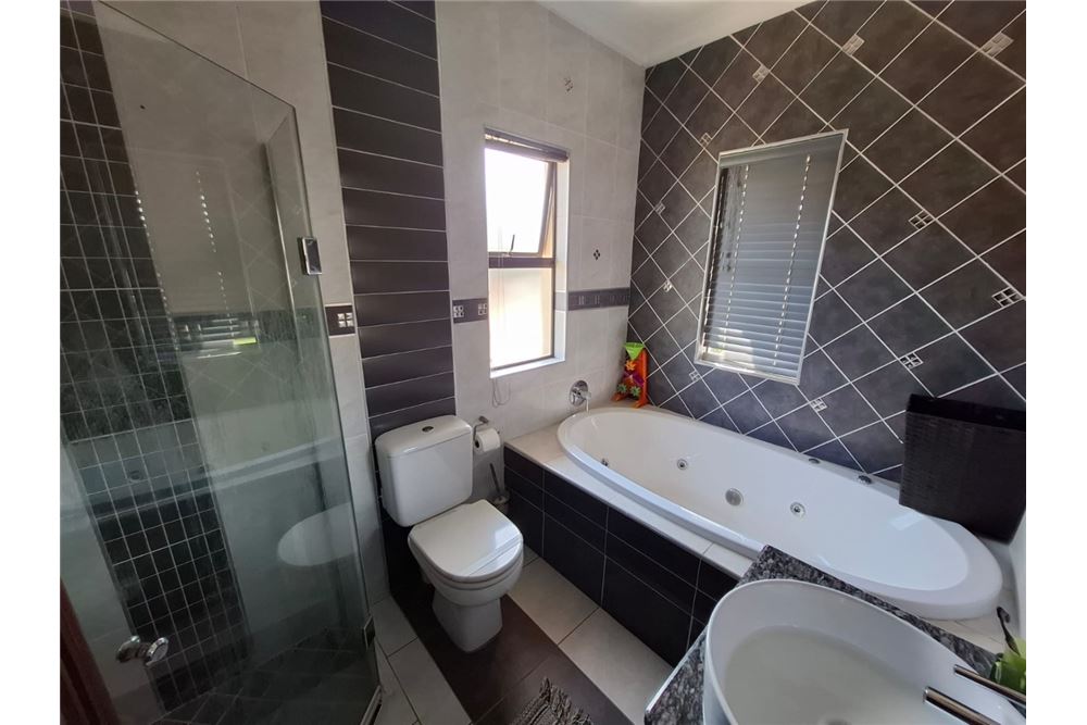 Residential - House - Izinga Ridge, KwaZulu Natal - South Africa - 16 - 1031465038-279