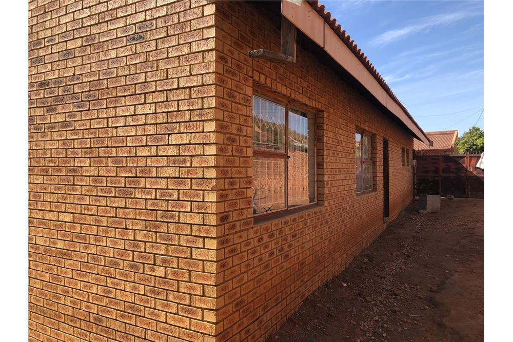 Residential - House - Mabopane, Gauteng - South Africa - 9 - 1031414106-218