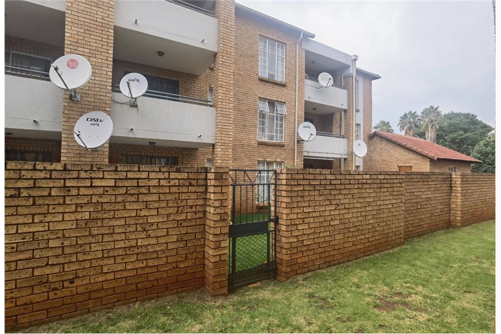 Residential Condo/Apartment Die Hoewes, Gauteng South Africa