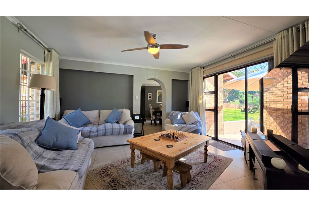 Residential - บ้านเดี่ยว - Fourways, Gauteng - South Africa - 14 - 1031393037-387