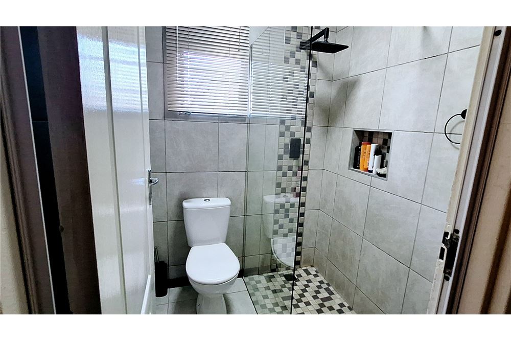 Residential - بيت مستقل - Northcroft, KwaZulu Natal - South Africa - 14 - 1031388097-44