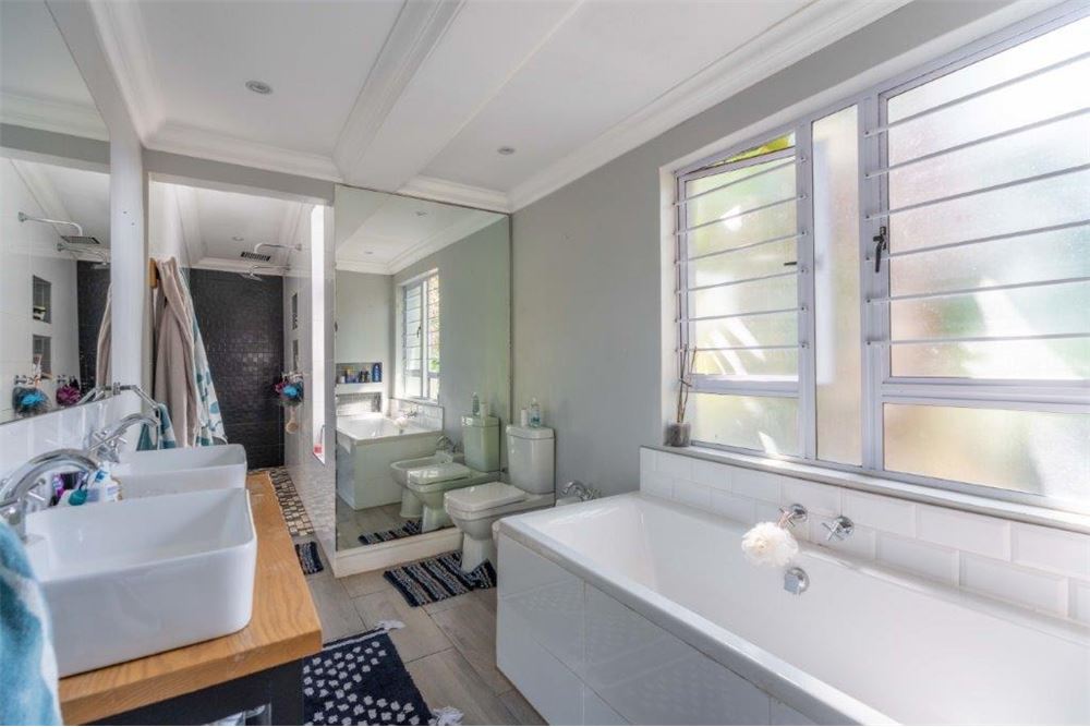 Residential - House - Glenwood, KwaZulu Natal - South Africa - 23 - 1031465084-289